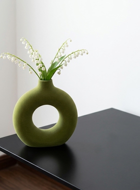 简约现代客厅圆形陶瓷花瓶
