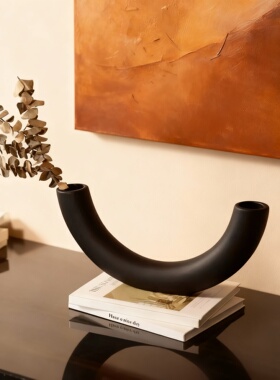 轻奢简约弧形陶瓷花瓶摆件