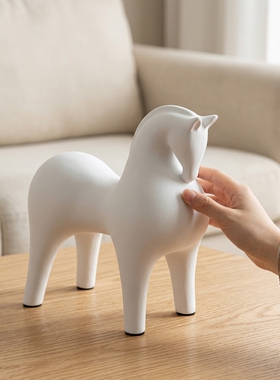 白色独角兽小马桌面摆件高颜值