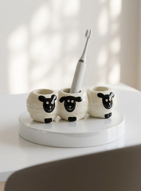 卡通小羊陶瓷牙刷架收纳摆件