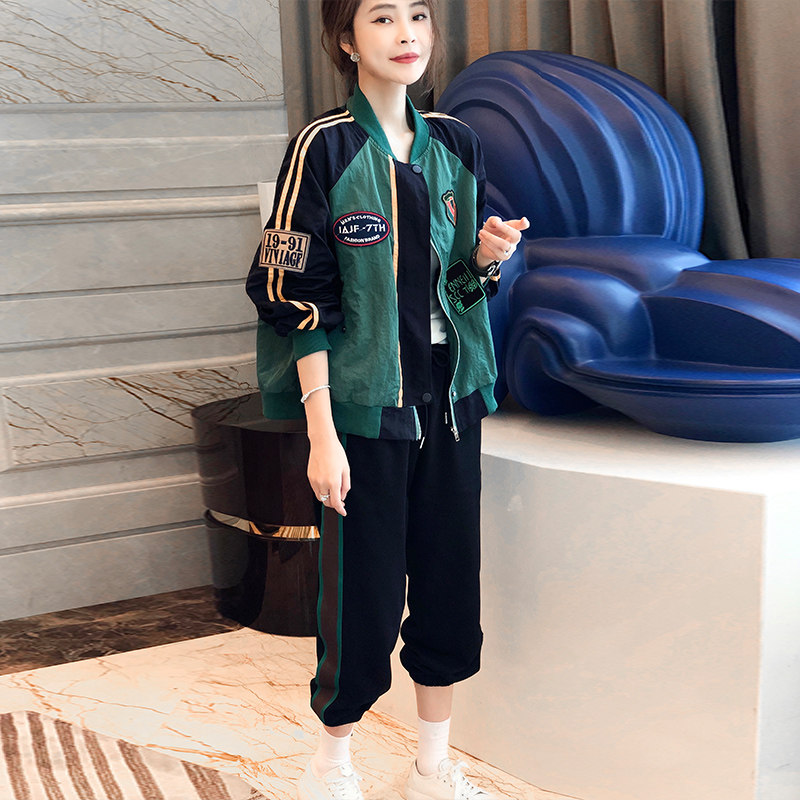 撞色休闲棒球服薄款小个子短外套 崇妍短外套