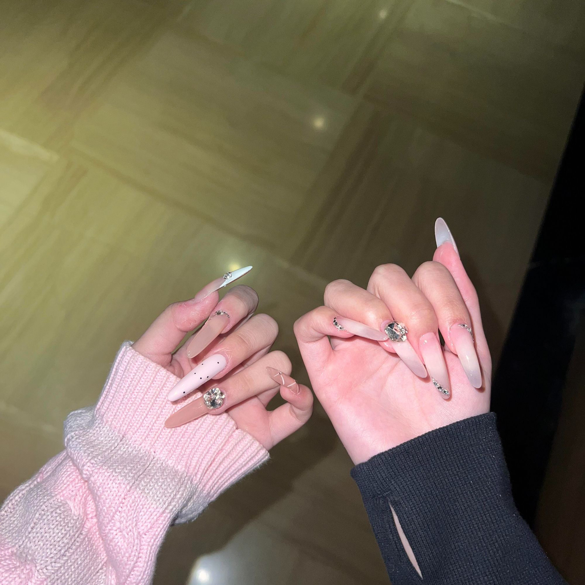 纯手工穿戴甲美甲店粉色法式带钻爆百搭闪神仙美甲ins风辣妹学生,淘宝优惠券,粉丝福利购,淘宝优惠卷