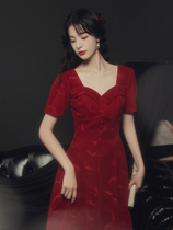 Toast to the high level of the bride High feeling can be worn with red high-end light and small crowdsourced gown and gown.