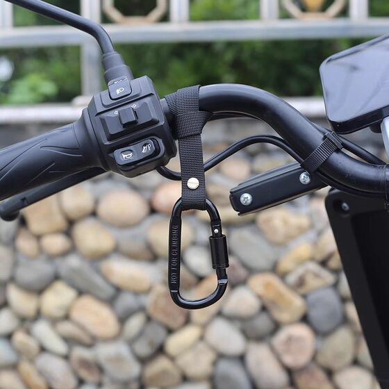 Electric vehicle universal hook motorcycle hanging hook