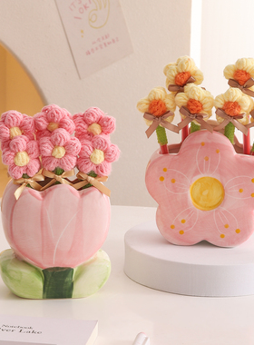 创意教师节礼物陶瓷郁金香笔筒摆件办公室桌面高颜值装饰品送老师