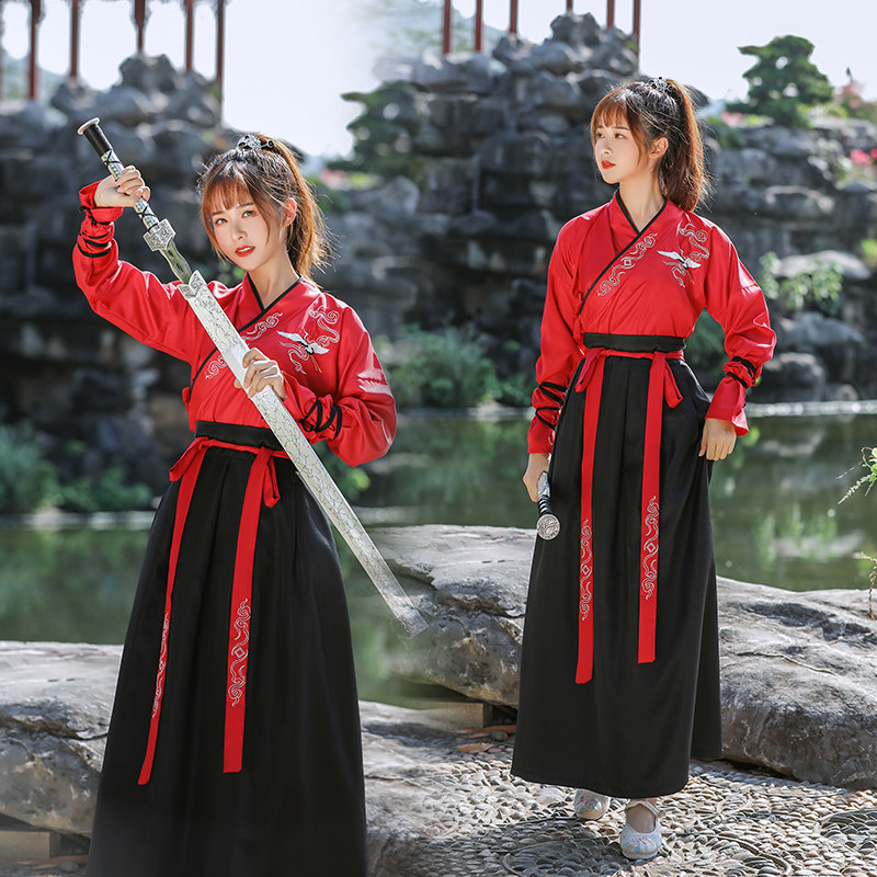  澳东秀民族服装/舞台装