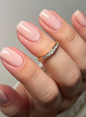 essie1001冰透裸粉显白指甲油