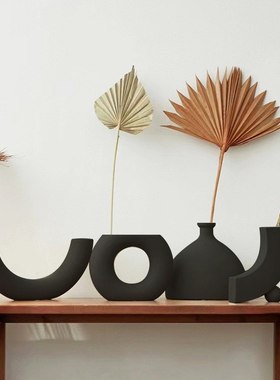 北欧轻奢哑光黑素制造烛台陶瓷装花瓶装饰家居烧制胚氛围客厅民宿