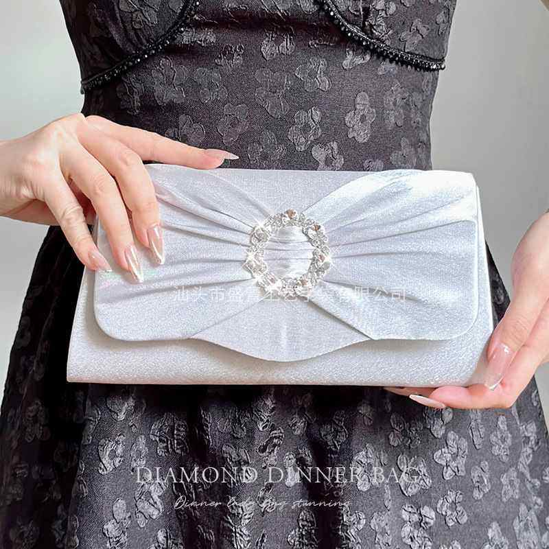 新品 电商时尚百搭日韩新款晚晏包蝴蝶结水钻礼服手拿包厂家直供,淘宝优惠券,粉丝福利购,淘宝优惠卷