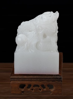 双龙戏珠福雅禄天然玉石摆件