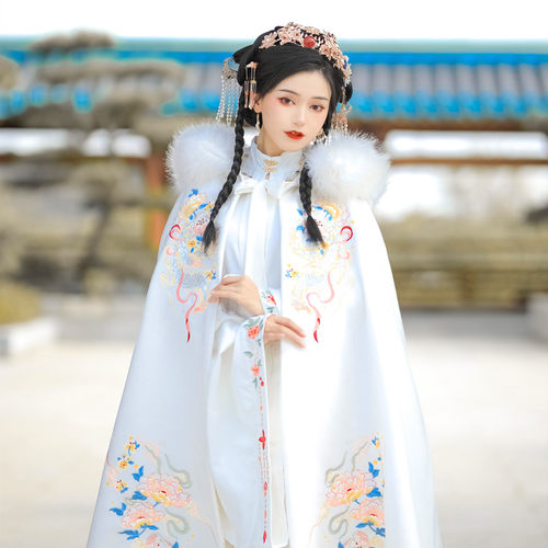 裳云兮原创九尾汉服女毛呢斗篷加绒加厚长款重工刺绣披风外套秋冬 - 图1