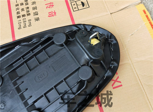 适用建设雅马哈JYM110-2弯梁摩托车配件爱发座包总成i8座包皮坐垫 - 图2