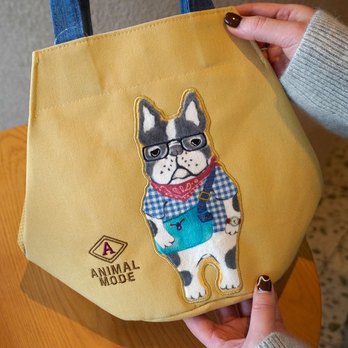 25冬新款日本kusuguru正品刺绣水桶包通勤手提包精美贴布焖烧壶包,淘宝优惠券,粉丝福利购,淘宝优惠卷