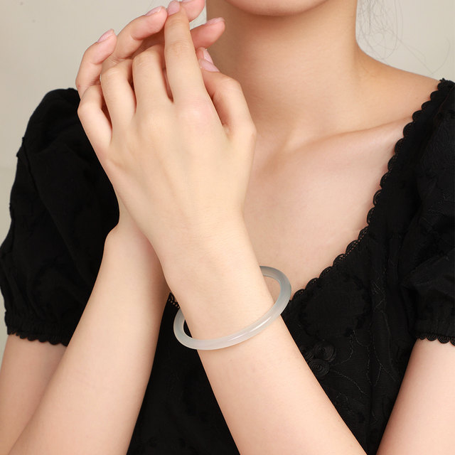 Zhou Taisheng jingle bracelet