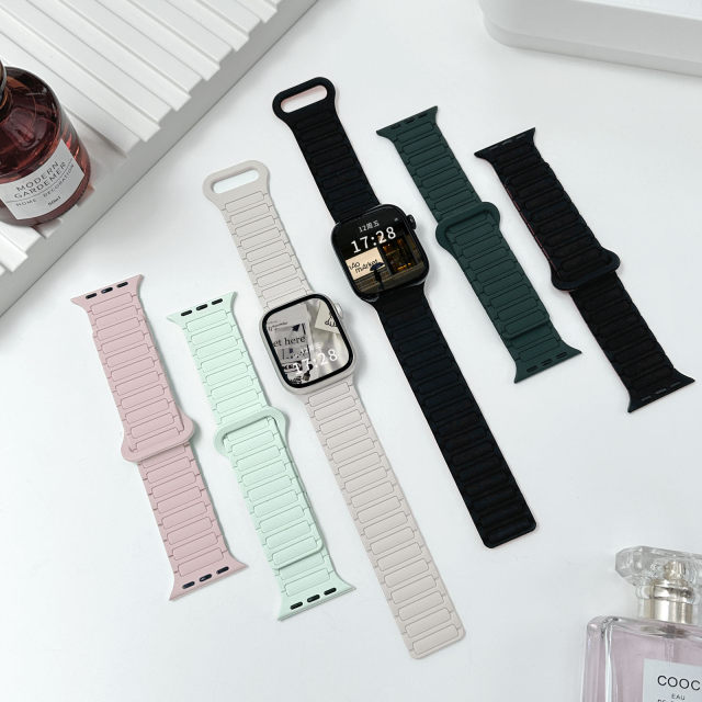 Suitable for iWatch second generation three-strain silicone magnetic watch strap