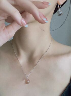 S925纯银天然冰透白水晶吊坠项链配饰女感锁骨链轻奢小众颈链饰品