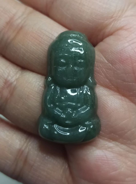 天然翡翠佛公吊坠油青绿底