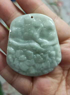天然翡翠吊坠凤穿牡丹山水