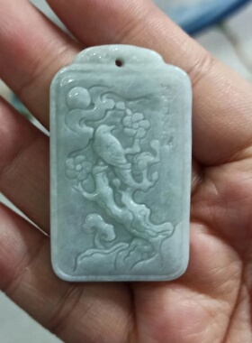 天然翡翠吊坠雕刻花牌