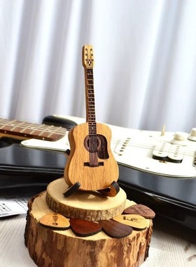 爆款跨境新品Wooden Acoustic Guitar Pick Box木制吉他拨片盒
