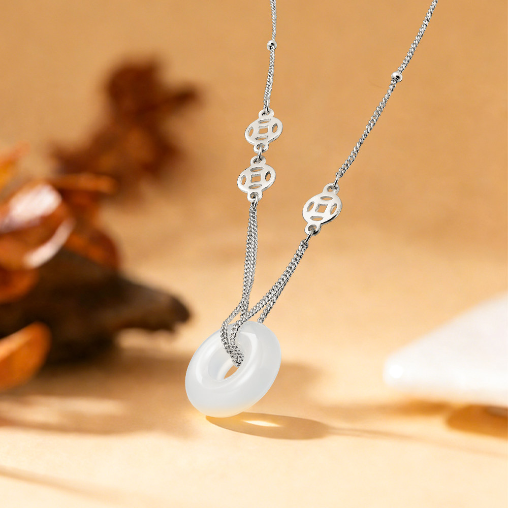 迪士尼新款财运平安扣玉髓项链女锁骨链简约时尚饰品新年礼物女,淘宝优惠券,粉丝福利购,淘宝优惠卷