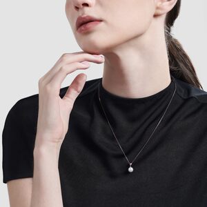 周生生Daily Luxe钻石珍珠18K金极光小灯泡项链94738N