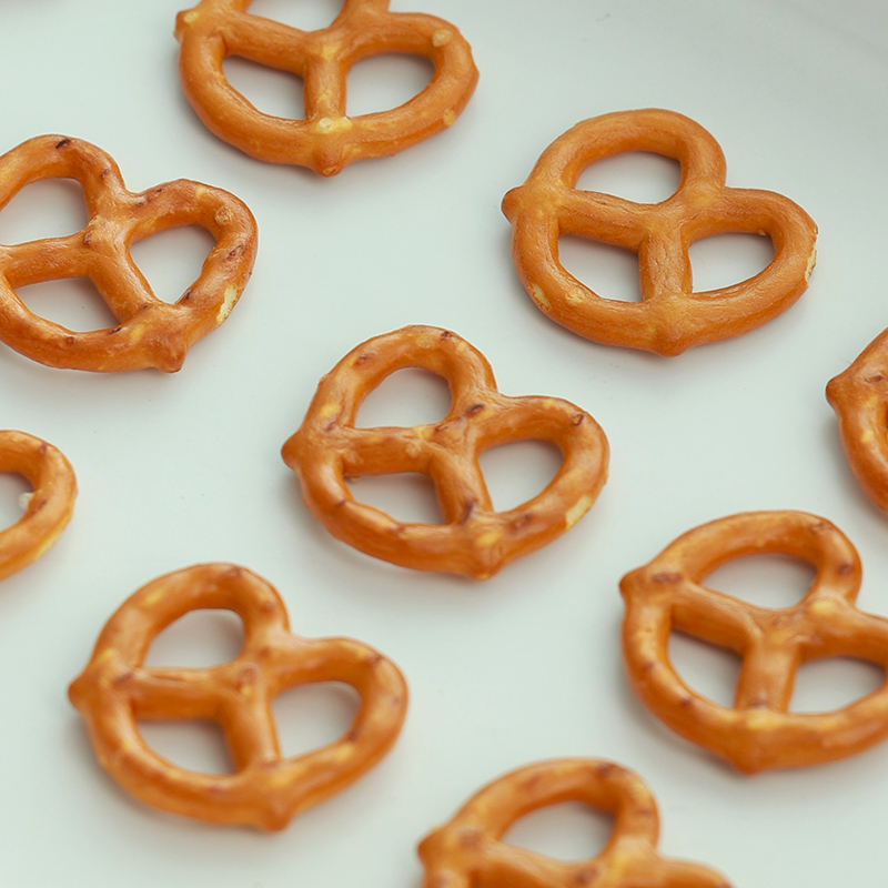 Xuncriiji Sea Salt Alkaline Water Bow Alkaline Water Stick Biscuit Cake Baking Decoration Biscuits Casual Healthy Snacks