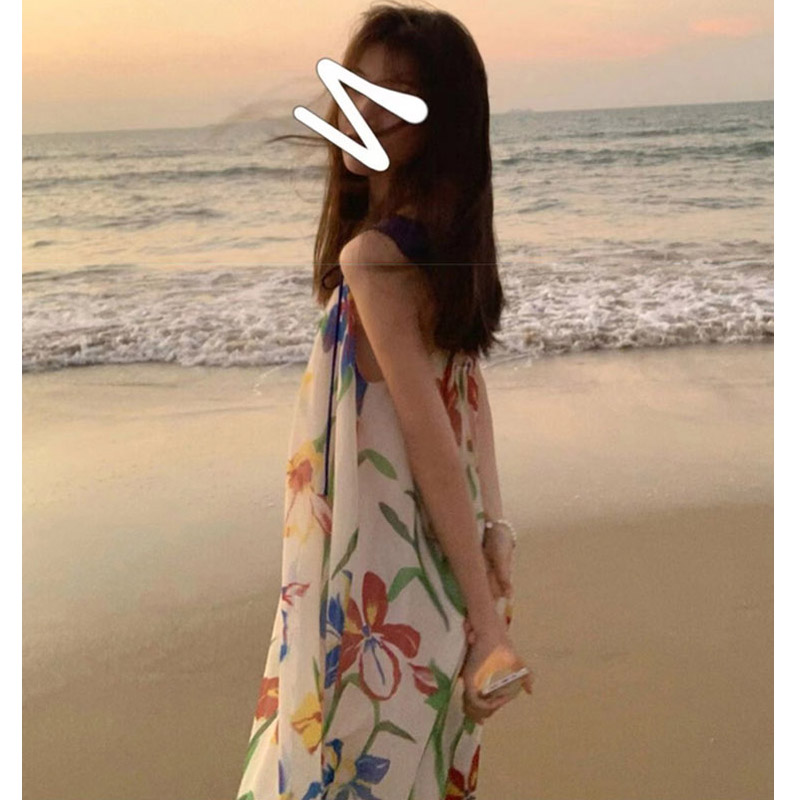海边度假小众设计气质名媛小个子无袖连衣裙沙滩拍照超仙吊带裙女