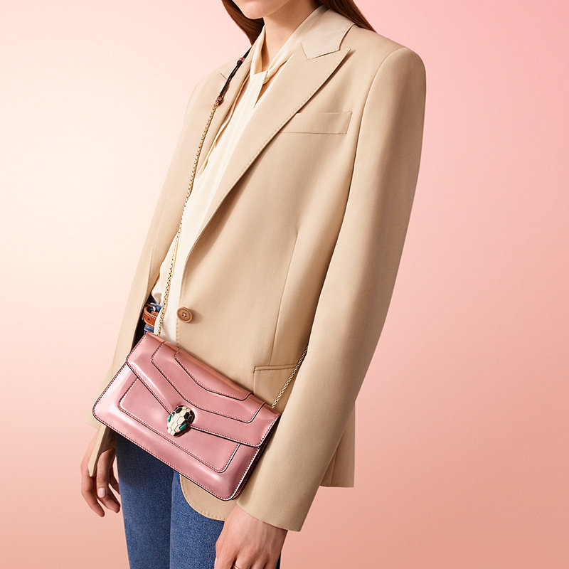 bvlgari女士粉色金属感蛇头单肩包 丰尚海外女士包袋