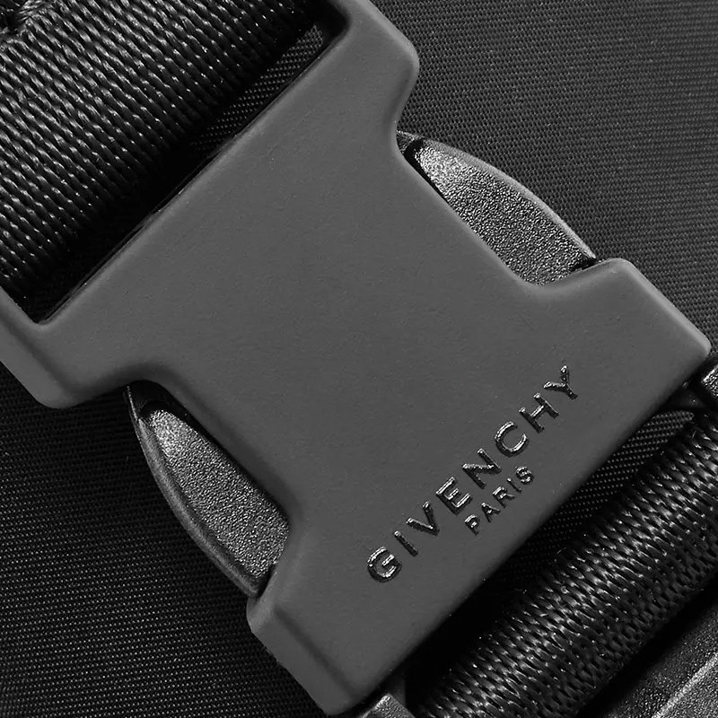 givenchy男士黑色挎包 丰尚海外男士包袋