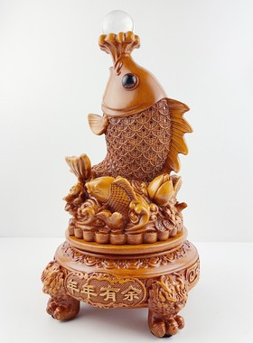 2026厂家直销木纹年年有余金龙鱼摆件底座可以转动送老人生日乔迁