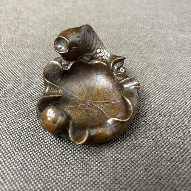Antique literary play pure copper lotus leaf fish pen wash ashtray desktop ornaments dragon pen holder incense tray study pen wash basin