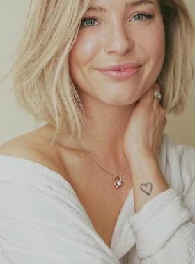 20251件 时尚简约 心形镂空吊坠镶钻项链 女士项链带卡片盒子节日