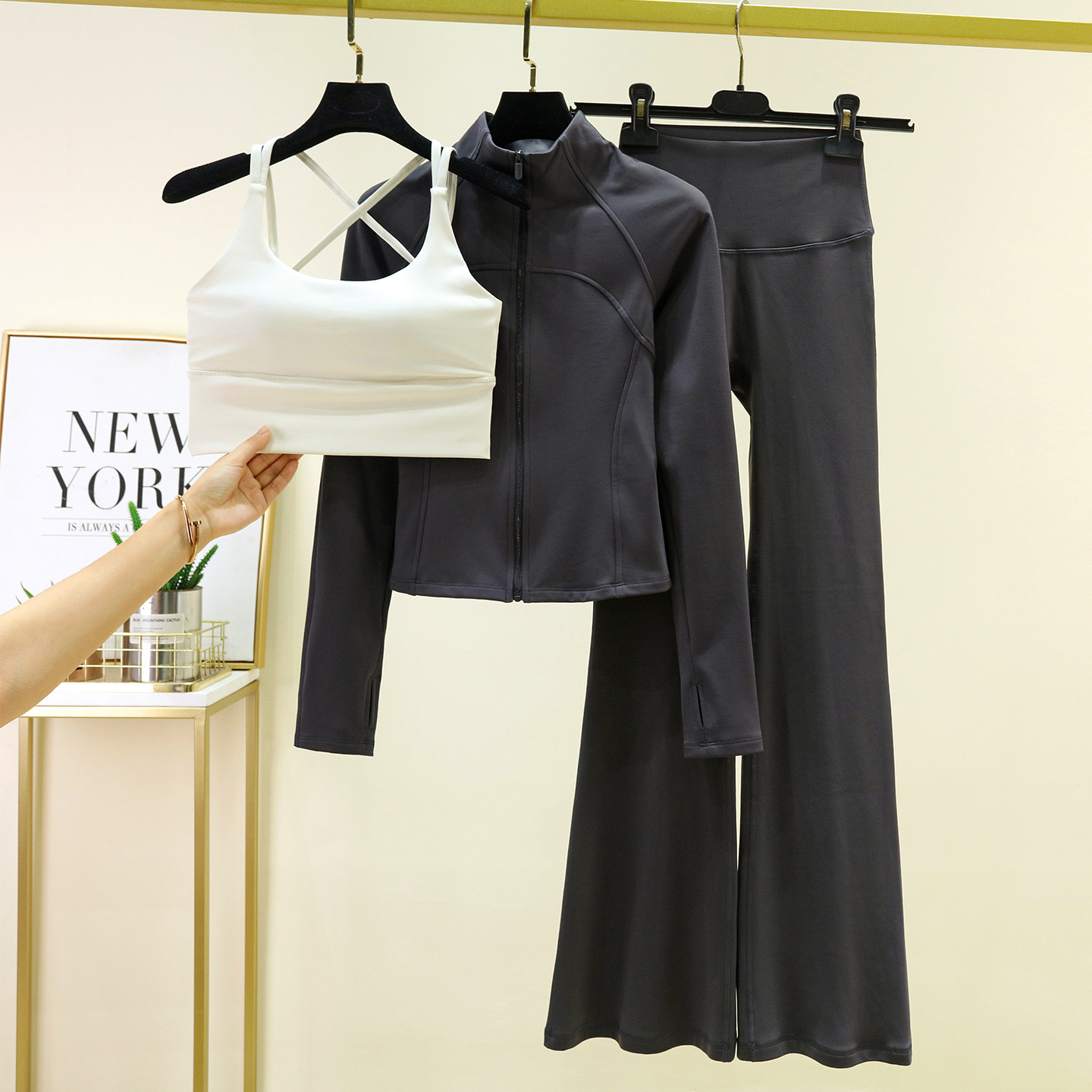 冬季加绒瑜伽服套装女2025新款紧身显瘦运动外套普拉提健身喇叭裤,淘宝优惠券,粉丝福利购,淘宝优惠卷