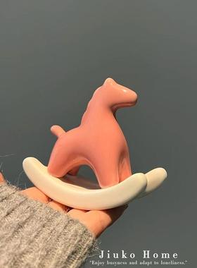 冰裂纹摇摇马桌面陶瓷摆件办公室工位装饰高级感创意礼物工艺品