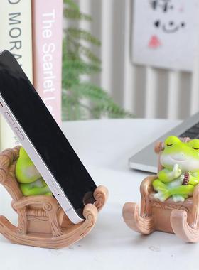 跨境厂家潮玩懒人手机支架可爱手办模型礼物便携式桌面摆件
