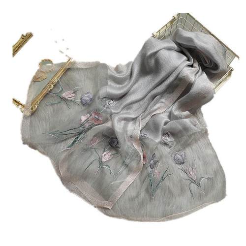 真丝羊毛刺绣丝巾春秋季百搭时尚真丝围巾女韩版花卉绣花防晒披肩 - 图3