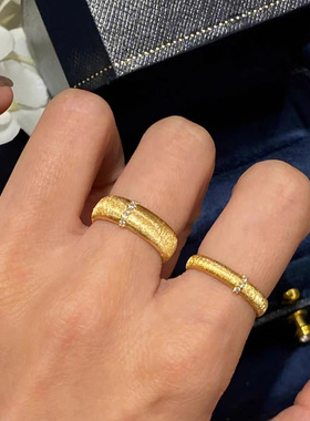 黄金色绸缎点钻戒指拉丝