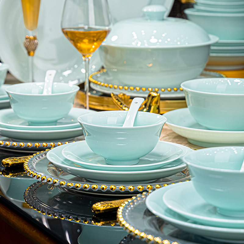 碗碟套装家用2025新款景德镇青瓷高颜值陶瓷碗盘乔迁新居礼物餐具