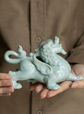 汝窑开片陶瓷貔貅茶宠摆件