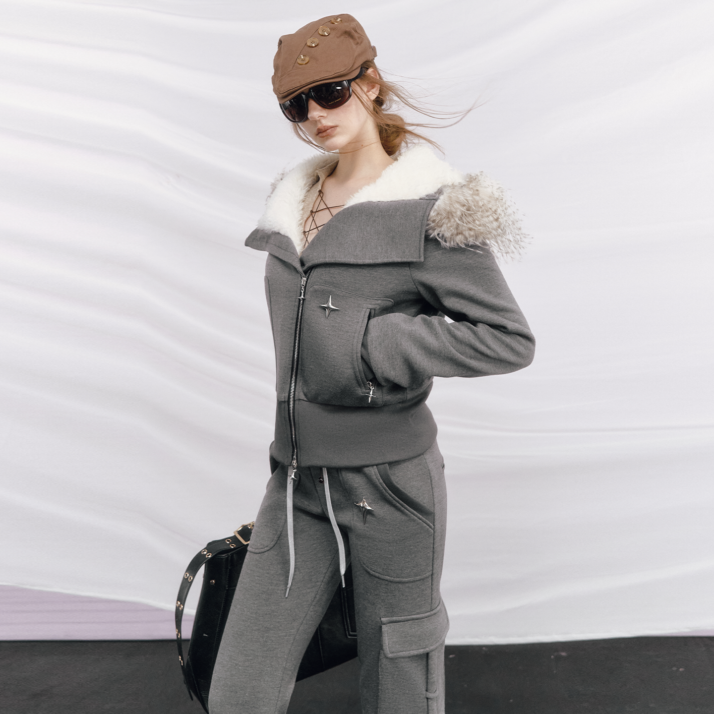 【现货】OfAkiva“猎鹰湖”斜门襟星星拉链连帽上衣立体袋裤套装 - 图1