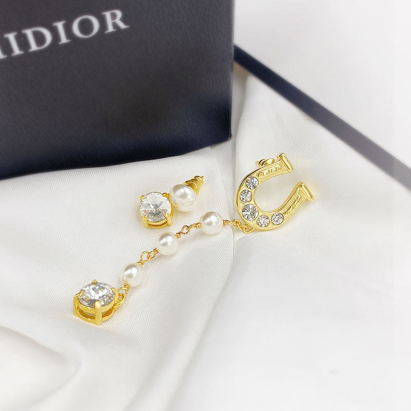 奥米迪奥不对称字母u珍珠小众耳钉 aomidior耳钉