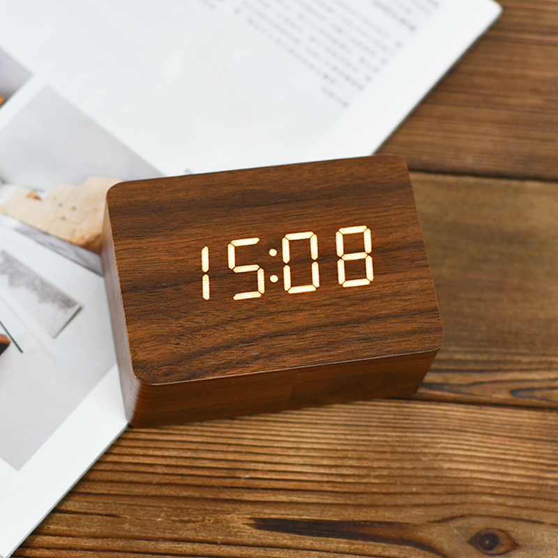 桌面木质纹复古数字床头客厅钟表 CrystalNord台钟/闹钟