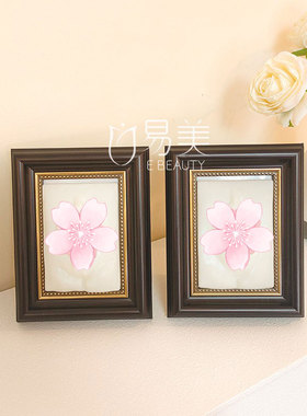 女性妹妹立体摆台美容院场景布置