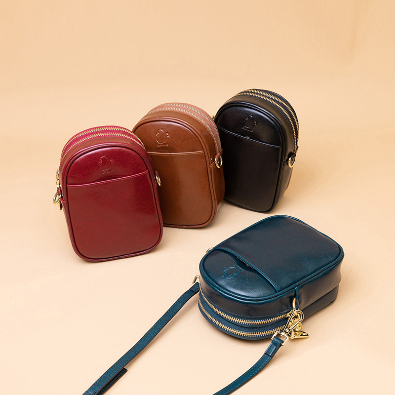 2020 ck女包 花栗鼠手机包