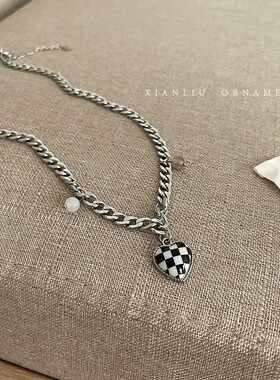 棋格项链黛俏吊坠女钛钢