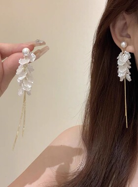 春夏森系白色珍珠花瓣耳环