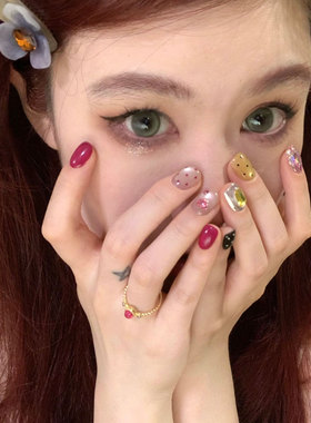 甜酷波点气质显白美甲