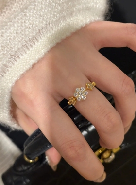 十里间亮晶晶四叶草叠戴戒指