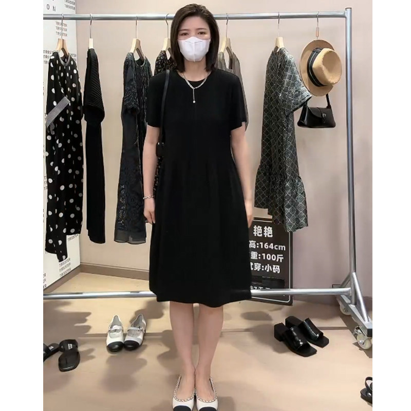 T井姐妹【巴黎式优雅】小众设计感圆领连衣裙女2023夏季小黑裙女